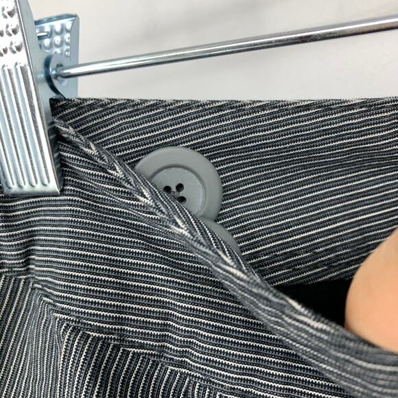 Y2K Xhilaration Dress Shorts Junior's Size 11 Gray Pinstriped - Picture 3 of 4